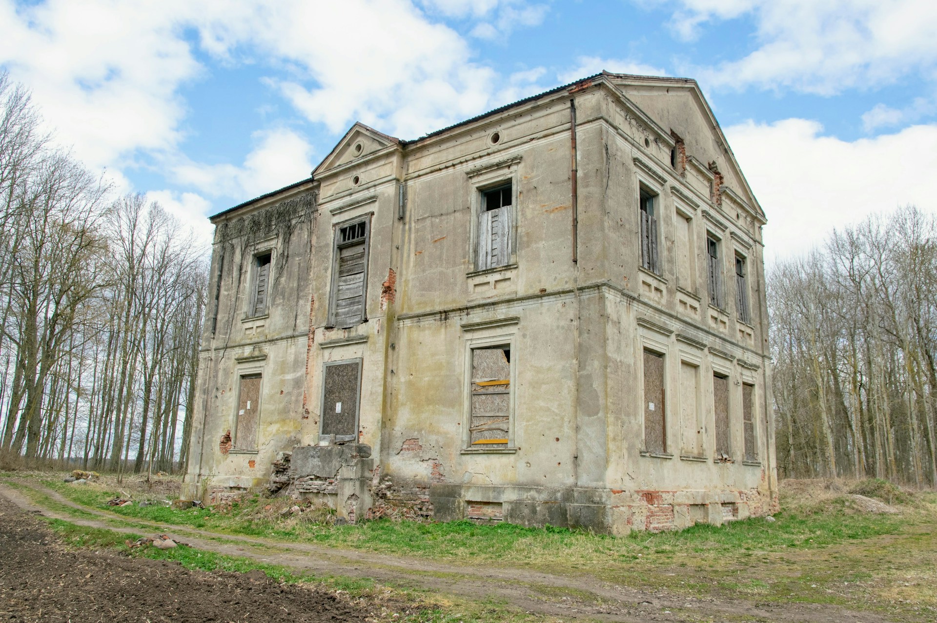 How to Preserve Historic Features During a Renovation